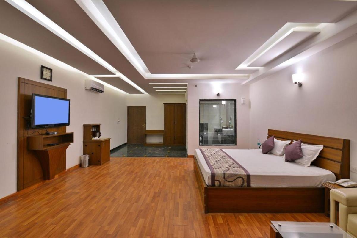 Modi Hotel&Resorts Pinjaur Esterno foto