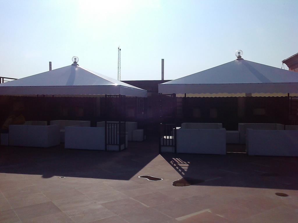 Modi Hotel&Resorts Pinjaur Esterno foto